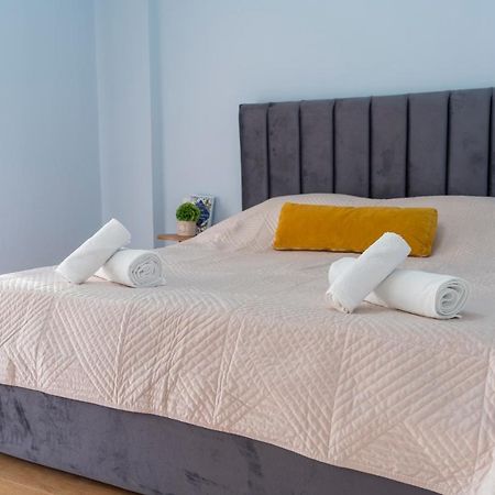 Cane Apartment New Bazaar Тирана Екстер'єр фото