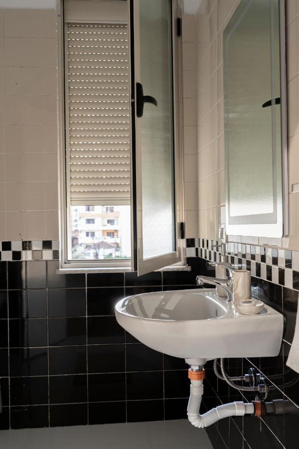 Cane Apartment New Bazaar Тирана Екстер'єр фото